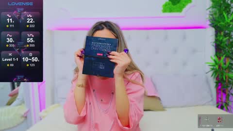 Snapshot of taahiraarabian chatting on December 12, 4:32 pm Arianna online show from December 12, 4:32 pm