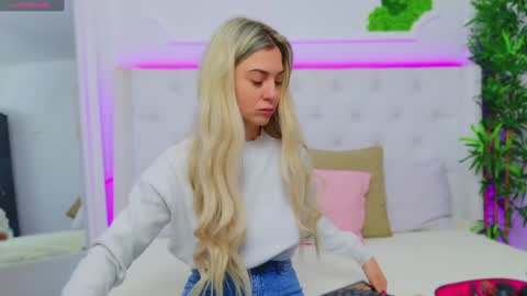 Snapshot of taahiraarabian chatting on December 30, 1:36 pm Arianna online show from December 30, 1:36 pm