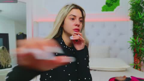 Snapshot of taahiraarabian chatting on January 24, 1:25 pm Arianna online show from January 24, 1:25 pm