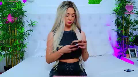 Snapshot of taahiraarabian chatting on October 15, 1:44 pm Arianna online show from October 15, 1:44 pm