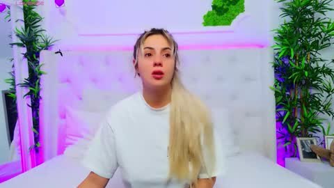 Snapshot of taahiraarabian chatting on November 21, 1:32 pm Arianna online show from November 21, 1:32 pm