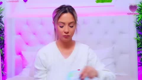 Snapshot of taahiraarabian chatting on December 22, 1:19 pm Arianna online show from December 22, 1:19 pm