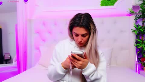 Snapshot of taahiraarabian chatting on February 21, 1:12 pm Arianna online show from February 21, 1:12 pm