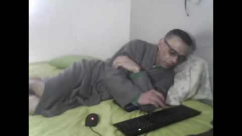 Snapshot of table40sexy1975 chatting on February 28, 2:31 am table40sexy1975 online show from February 28, 2:31 am