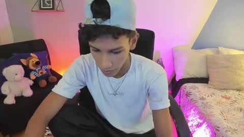 Tashi00 online show from March 4, 8:26 pm