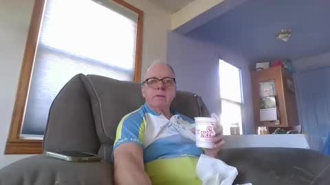 Snapshot of tacrunner66_ chatting on February 11, 9:14 pm tacrunner66_ online show from February 11, 9:14 pm