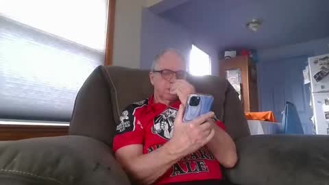 Snapshot of tacrunner66_ chatting on February 24, 9:31 pm tacrunner66_ online show from February 24, 9:31 pm