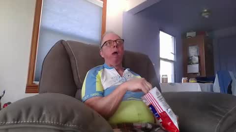 Snapshot of tacrunner66_ chatting on March 5, 10:43 pm tacrunner66_ online show from March 5, 10:43 pm