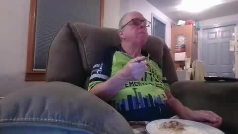 Snapshot of tacrunner66_ chatting on November 6, 3:18 am tacrunner66_ online show from November 6, 3:18 am