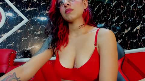 Snapshot of tafitasl4ve chatting on February 4, 1:02 am Tafita online show from February 4, 1:02 am