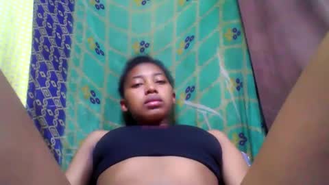Snapshot of tahiriniah chatting on February 15, 9:04 pm tahiriniah online show from February 15, 9:04 pm