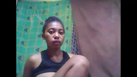 Snapshot of tahiriniah chatting on February 20, 3:23 am tahiriniah online show from February 20, 3:23 am