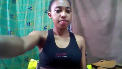 Snapshot of tahiriniah chatting on February 20, 7:34 am tahiriniah online show from February 20, 7:34 am