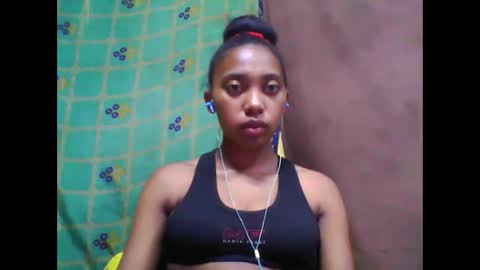 Snapshot of tahiriniah chatting on February 21, 9:34 am tahiriniah online show from February 21, 9:34 am