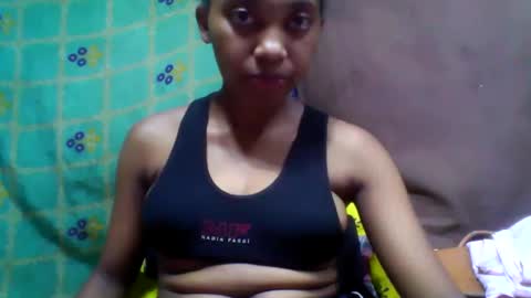 Snapshot of tahiriniah chatting on February 22, 8:53 pm tahiriniah online show from February 22, 8:53 pm
