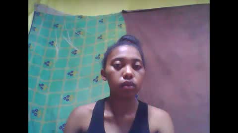 Snapshot of tahiriniah chatting on February 23, 3:35 am tahiriniah online show from February 23, 3:35 am