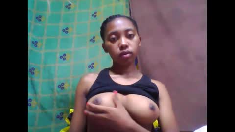 Snapshot of tahiriniah chatting on February 24, 9:10 am tahiriniah online show from February 24, 9:10 am