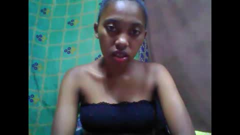 Snapshot of tahiriniah chatting on February 26, 1:19 pm tahiriniah online show from February 26, 1:19 pm