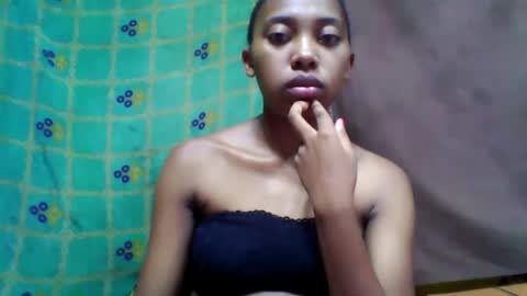 Snapshot of tahiriniah chatting on March 1, 3:16 pm tahiriniah online show from March 1, 3:16 pm