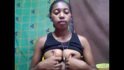 Snapshot of tahiriniah chatting on March 2, 4:21 pm tahiriniah online show from March 2, 4:21 pm