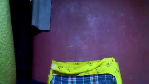 Snapshot of tahiriniah chatting on March 4, 10:24 am tahiriniah online show from March 4, 10:24 am