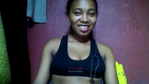 Snapshot of tahiriniah chatting on March 4, 1:28 pm tahiriniah online show from March 4, 1:28 pm