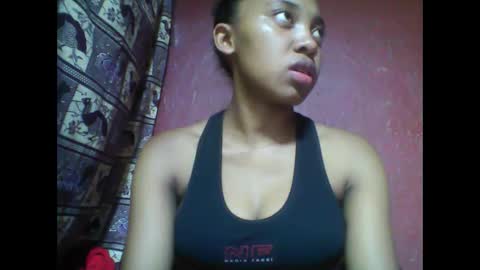 Snapshot of tahiriniah chatting on March 6, 3:24 pm tahiriniah online show from March 6, 3:24 pm