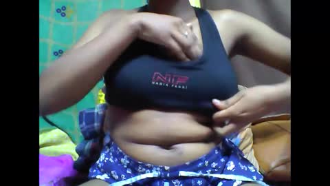 Snapshot of tahiriniah chatting on March 12, 3:18 pm tahiriniah online show from March 12, 3:18 pm