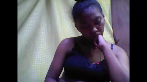 Snapshot of tahiriniah chatting on October 2, 7:43 pm tahiriniah online show from October 2, 7:43 pm