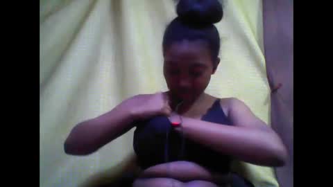 Snapshot of tahiriniah chatting on October 3, 8:55 am tahiriniah online show from October 3, 8:55 am