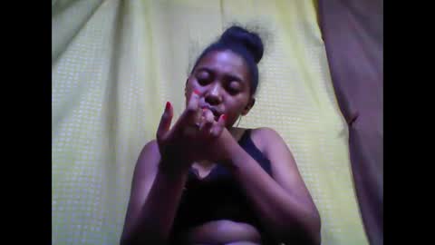 Snapshot of tahiriniah chatting on October 7, 6:27 pm tahiriniah online show from October 7, 6:27 pm