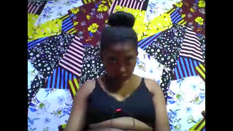 Snapshot of tahiriniah chatting on October 10, 8:24 am tahiriniah online show from October 10, 8:24 am