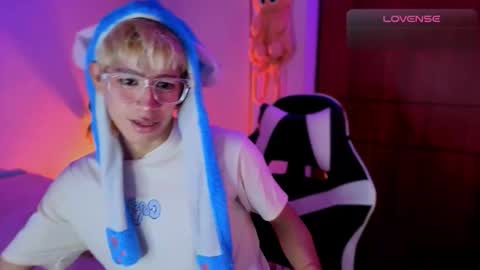 taichi online show from December 18, 7:03 am