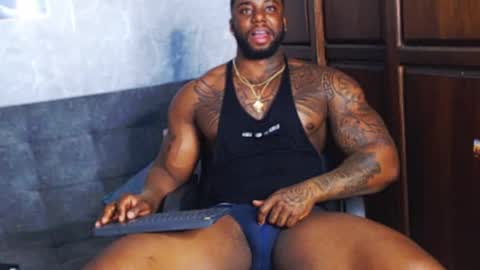 Snapshot of tairontucke chatting on December 3, 12:24 am Tairon Tucke online show from December 3, 12:24 am