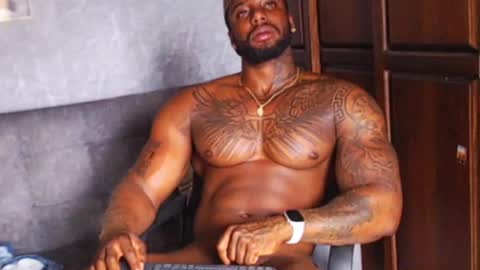 Snapshot of tairontucke chatting on December 15, 1:43 pm Tairon Tucke online show from December 15, 1:43 pm