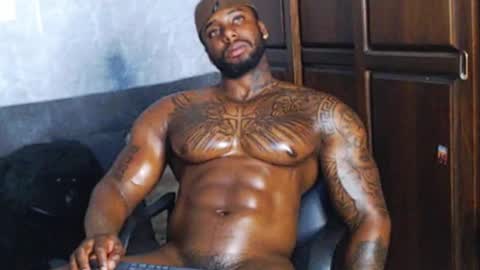 Snapshot of tairontucke chatting on December 16, 12:15 am Tairon Tucke online show from December 16, 12:15 am