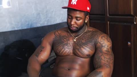 Snapshot of tairontucke chatting on December 17, 10:43 pm Tairon Tucke online show from December 17, 10:43 pm