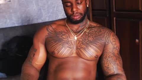 Snapshot of tairontucke chatting on December 18, 5:52 pm Tairon Tucke online show from December 18, 5:52 pm