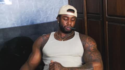 Snapshot of tairontucke chatting on December 20, 12:41 am Tairon Tucke online show from December 20, 12:41 am