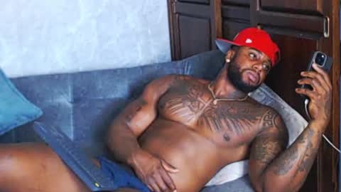 Snapshot of tairontucke chatting on December 22, 9:42 pm Tairon Tucke online show from December 22, 9:42 pm