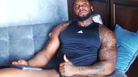 Snapshot of tairontucke chatting on December 24, 1:06 pm Tairon Tucke online show from December 24, 1:06 pm