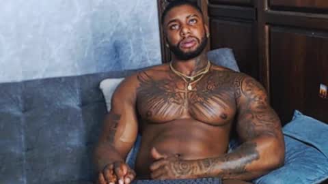 Snapshot of tairontucke chatting on December 30, 1:04 am Tairon Tucke online show from December 30, 1:04 am