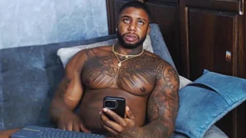 Snapshot of tairontucke chatting on December 30, 4:09 am Tairon Tucke online show from December 30, 4:09 am