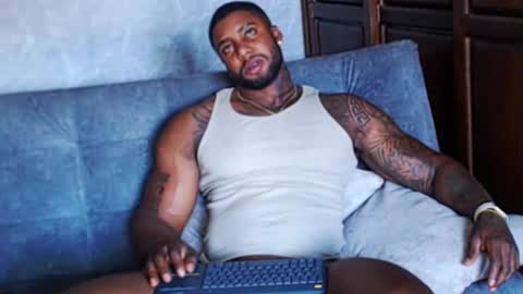 Snapshot of tairontucke chatting on January 13, 9:20 pm Tairon Tucke online show from January 13, 9:20 pm