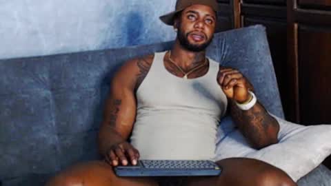 Snapshot of tairontucke chatting on January 14, 12:22 am Tairon Tucke online show from January 14, 12:22 am