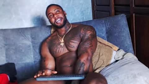 Snapshot of tairontucke chatting on January 14, 8:37 pm Tairon Tucke online show from January 14, 8:37 pm