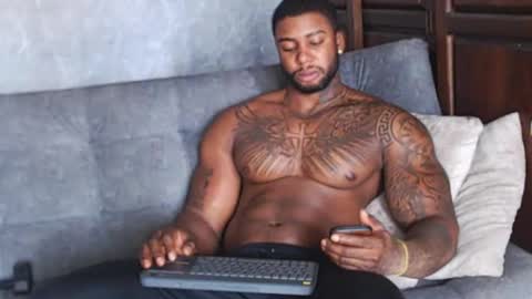 Snapshot of tairontucke chatting on January 21, 5:41 pm Tairon Tucke online show from January 21, 5:41 pm