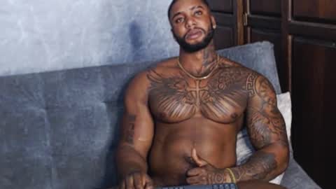 Snapshot of tairontucke chatting on January 25, 12:17 am Tairon Tucke online show from January 25, 12:17 am