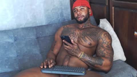 Snapshot of tairontucke chatting on January 30, 2:25 pm Tairon Tucke online show from January 30, 2:25 pm