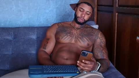 Snapshot of tairontucke chatting on February 9, 1:35 pm Tairon Tucke online show from February 9, 1:35 pm